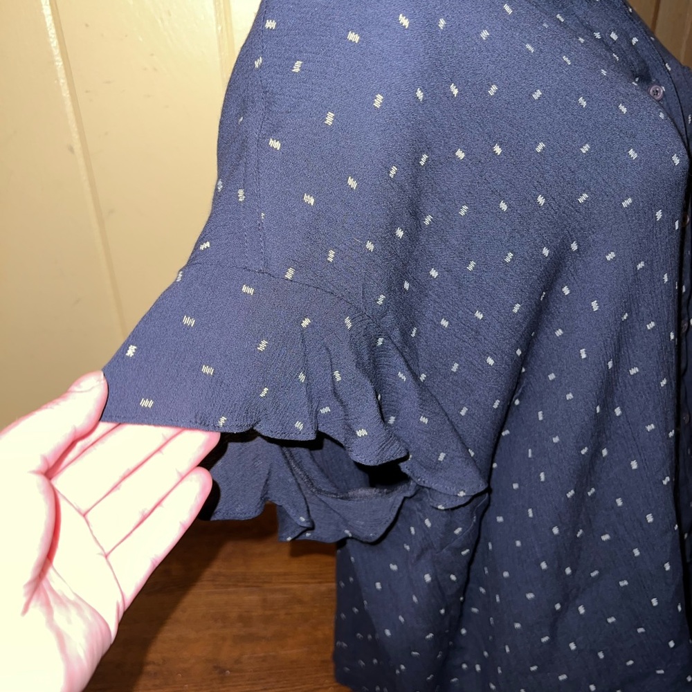 ⭐️Jessica Simpson Navy Polka Dot Button Up Tie Front Short Sleeve Top Size 1X - Picture 3 of 13